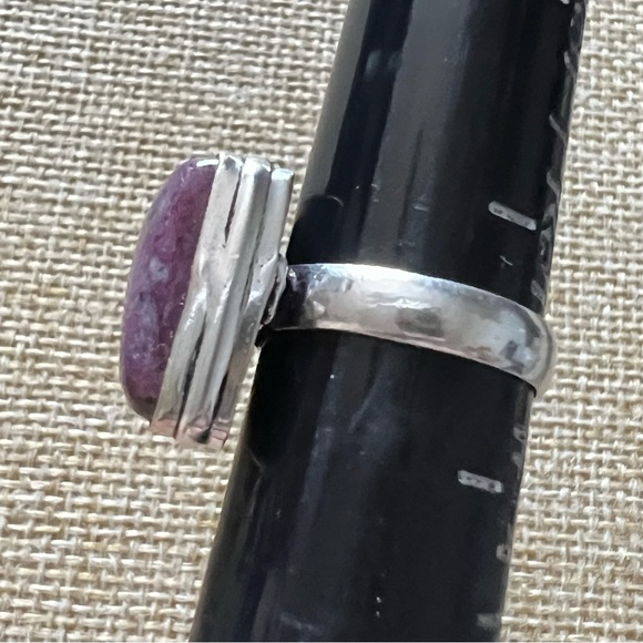 New Ruby Zoisite Stone Crystal Silver Overlay Ring Size 6.5 - Picture 10 of 10